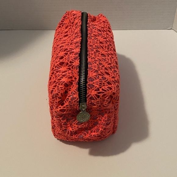 Pink Crochet Glitter Cosmetic Bag. - Picture 4 of 9